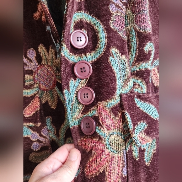 😍Yes, the trench coat is a perennial and stylish staple for fall,  - Picture 5 of 7